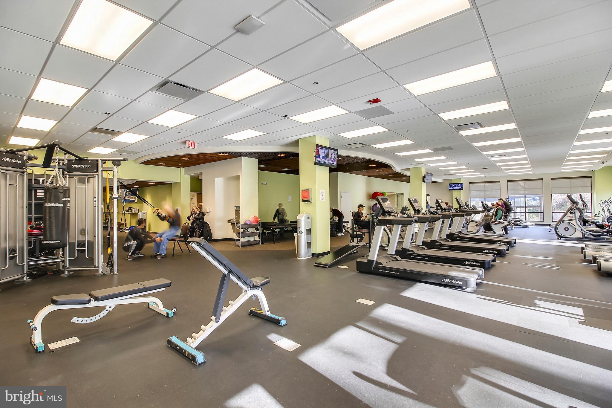 LEISURE WORLD - Residential