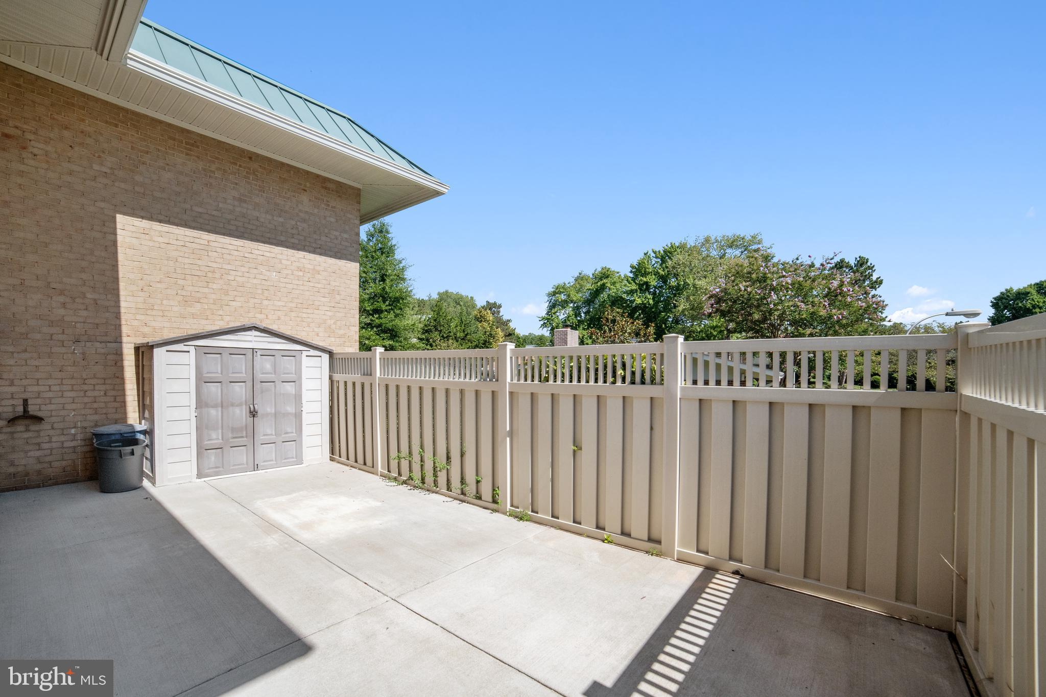 LEISURE WORLD - Residential