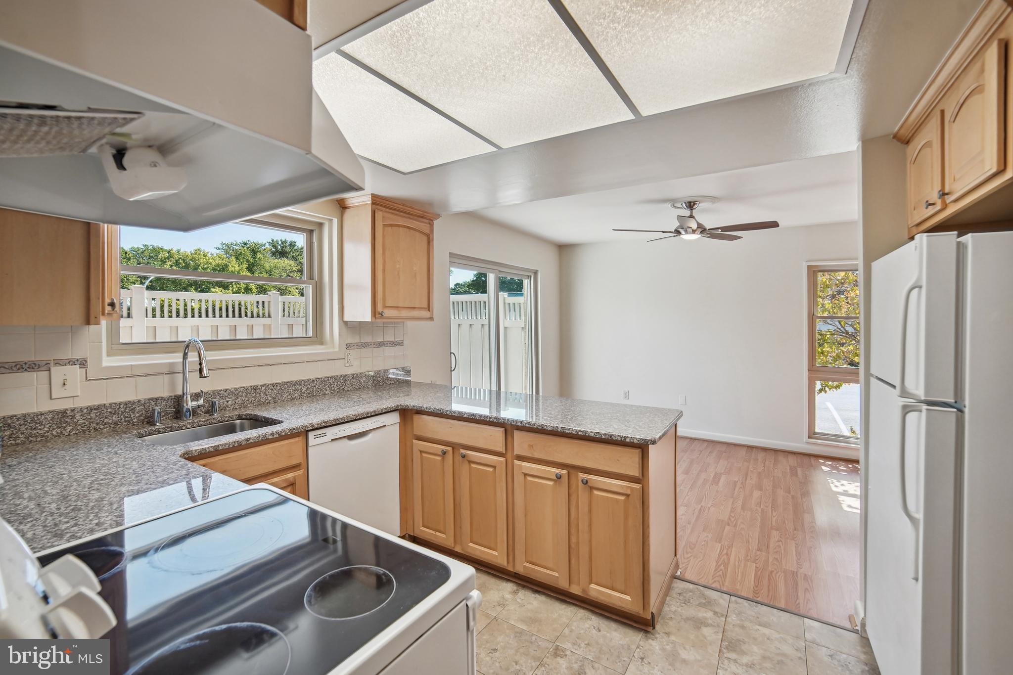 LEISURE WORLD - Residential