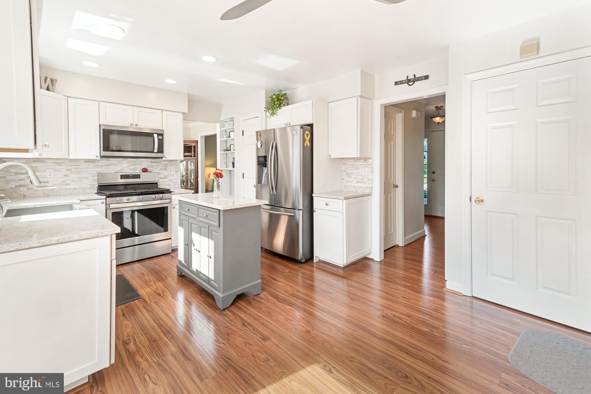 SENECA CHASE - Residential