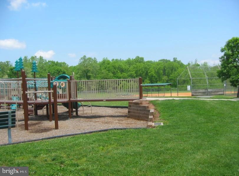 SENECA CHASE - Residential