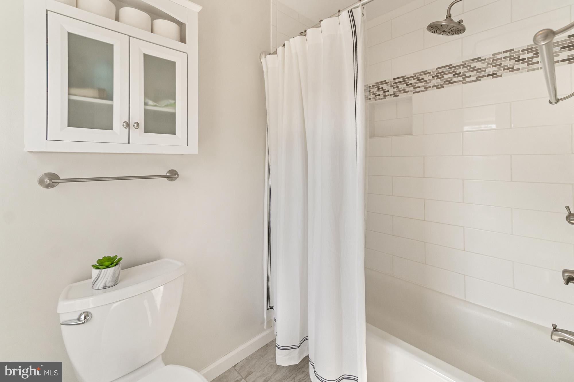 SENECA CHASE - Residential