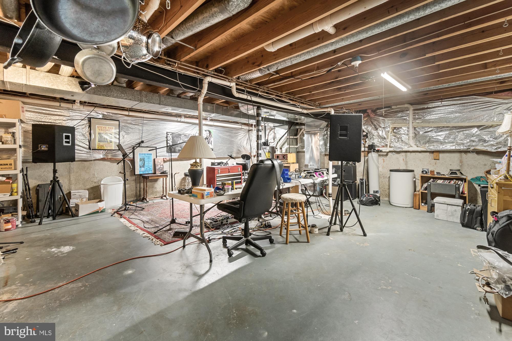 SENECA CHASE - Residential