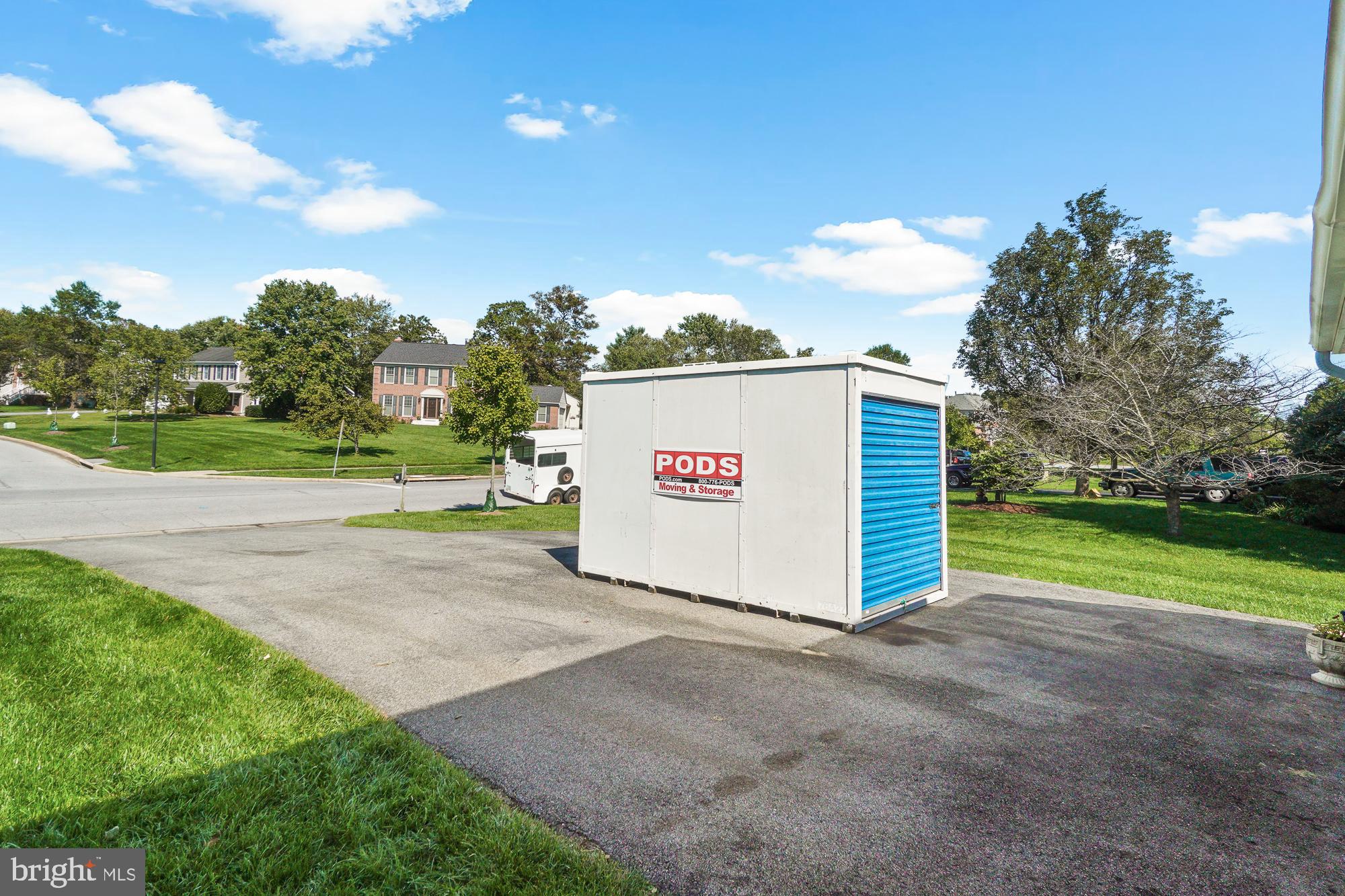 SENECA CHASE - Residential