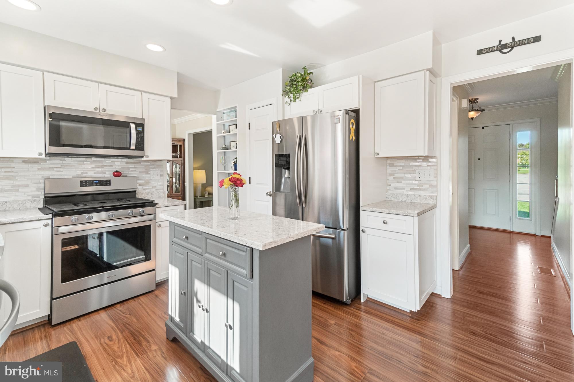 SENECA CHASE - Residential