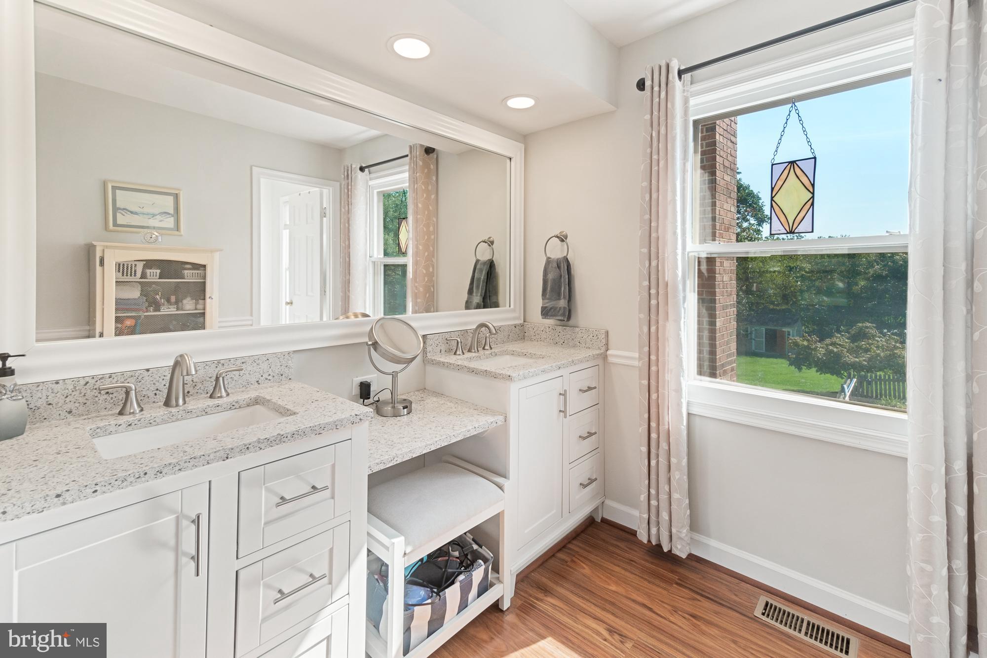 SENECA CHASE - Residential