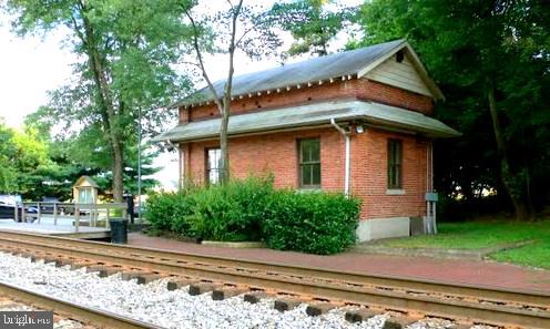 SENECA CHASE - Residential