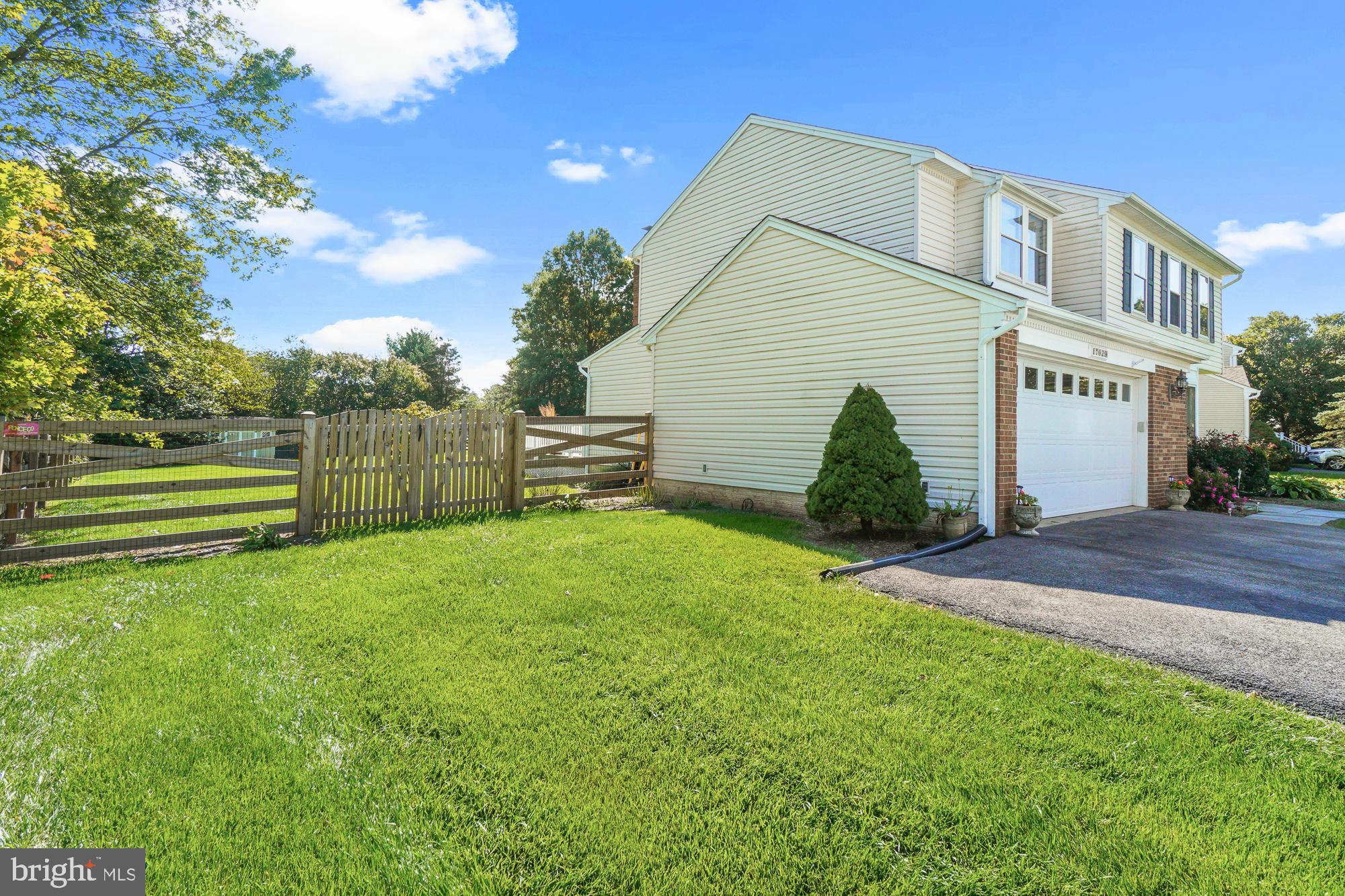 SENECA CHASE - Residential