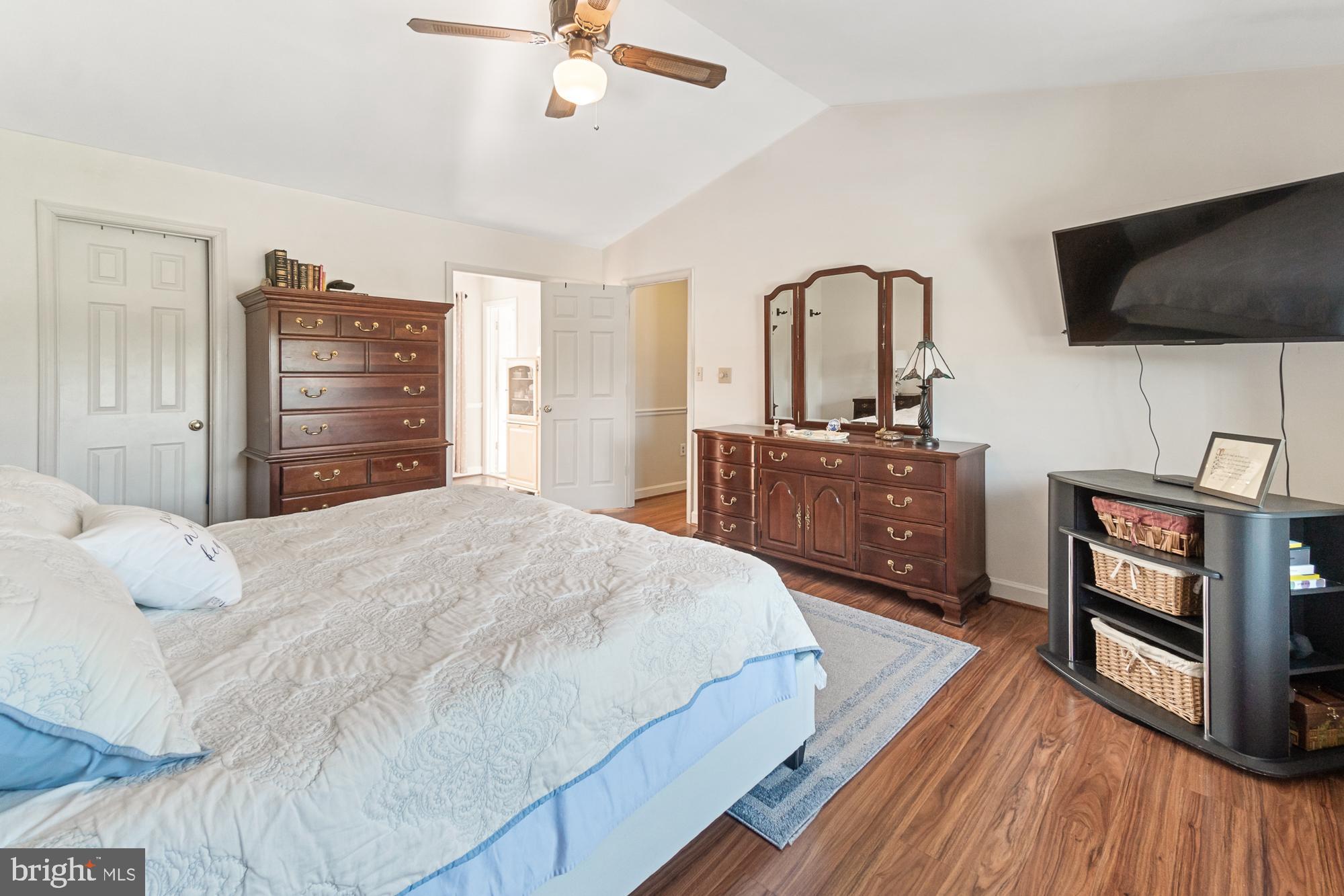 SENECA CHASE - Residential