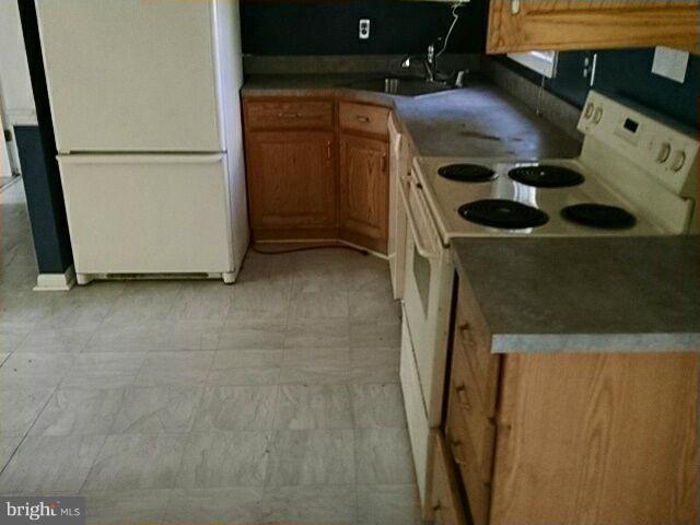 CATONSVILLE MANOR - Residential