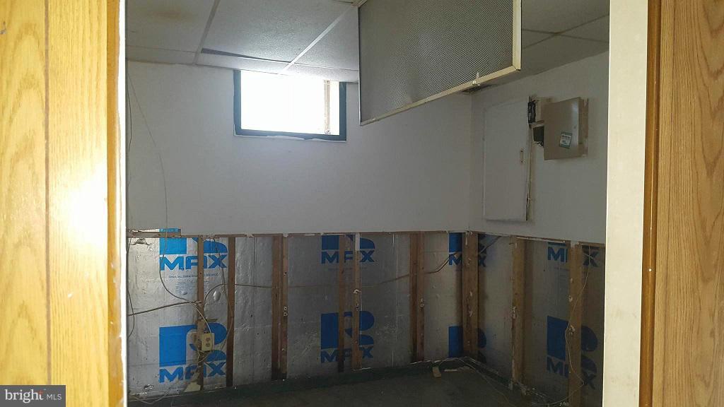 CATONSVILLE MANOR - Residential