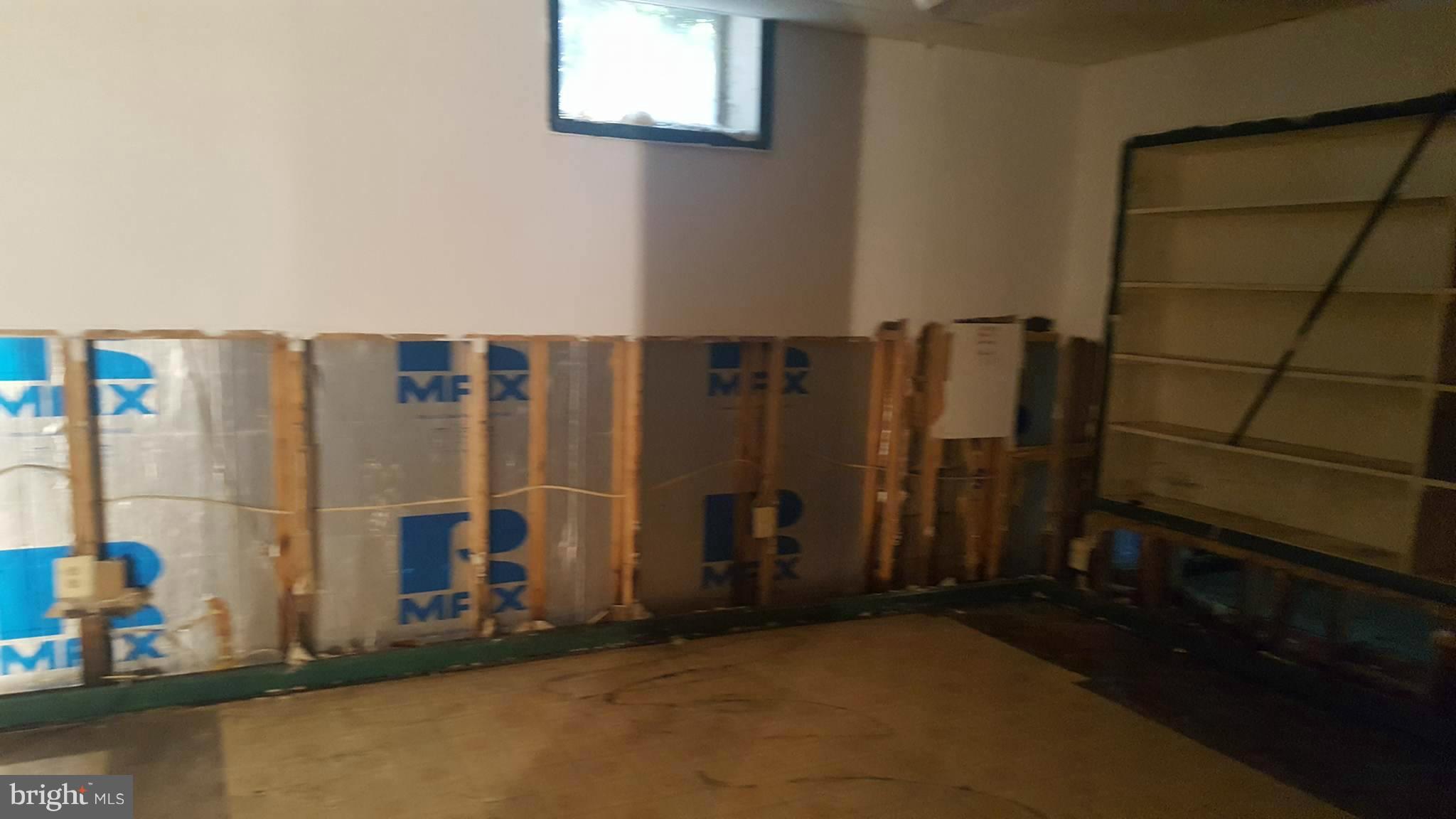 CATONSVILLE MANOR - Residential