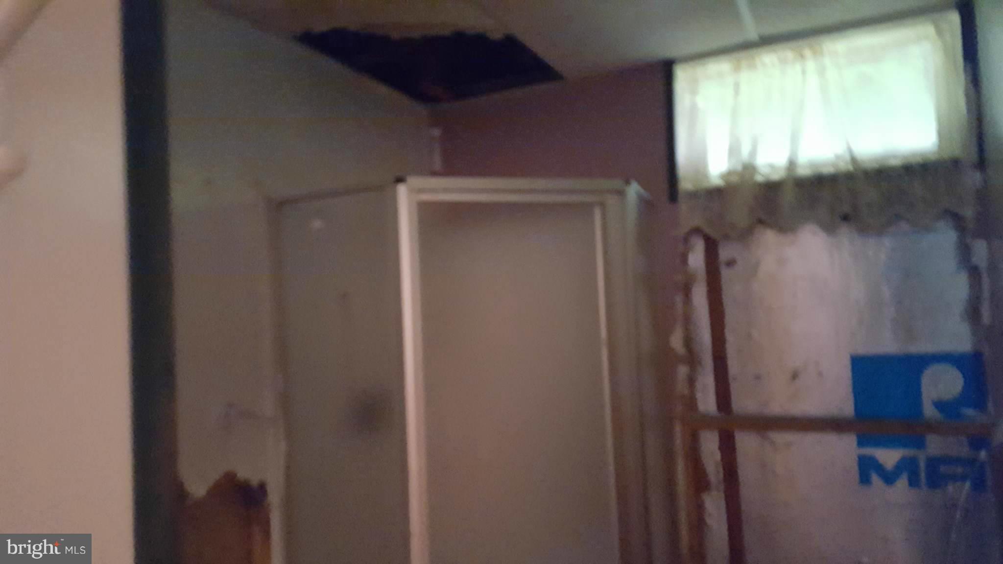 CATONSVILLE MANOR - Residential