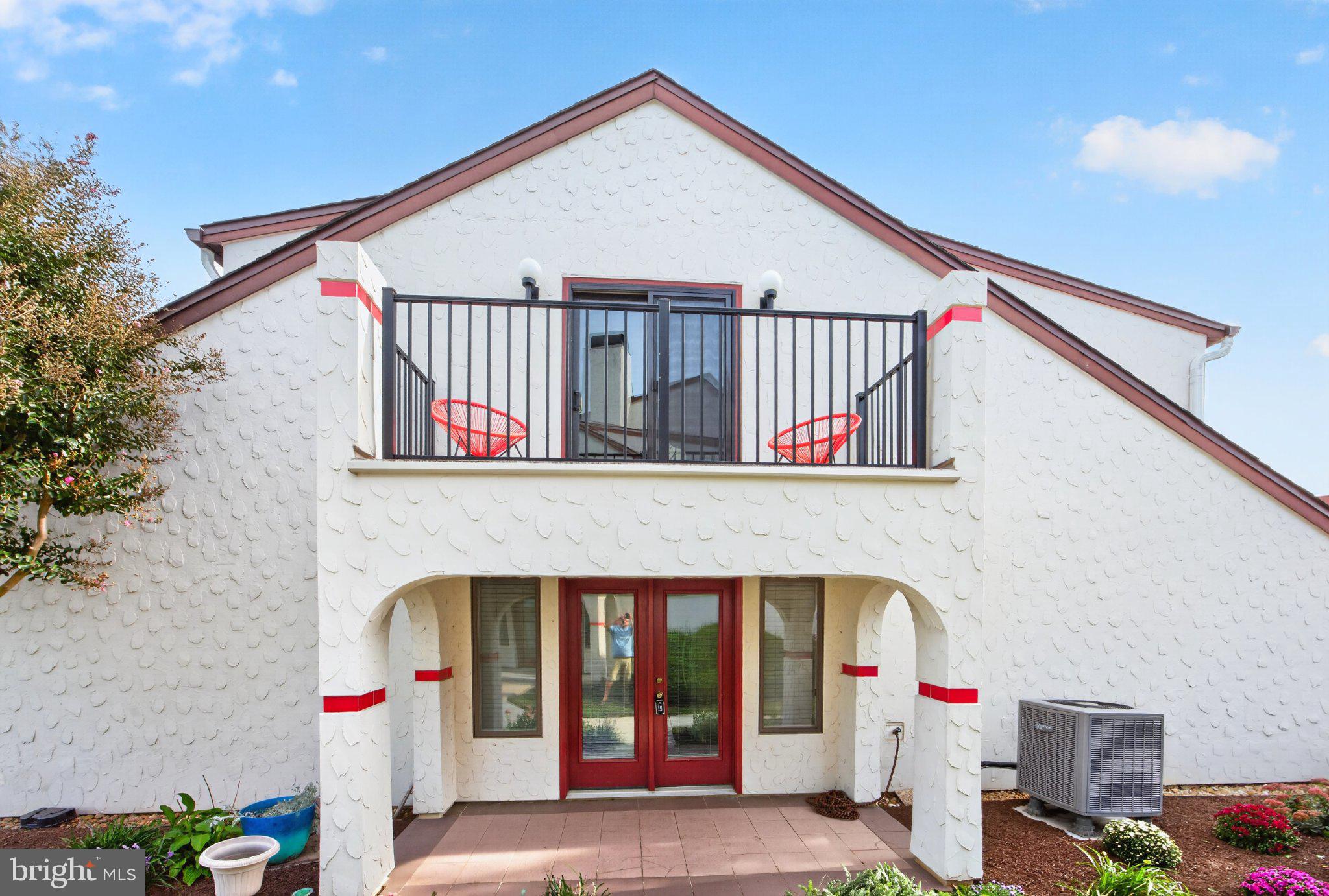 34 QUEEN ANNE WAY A