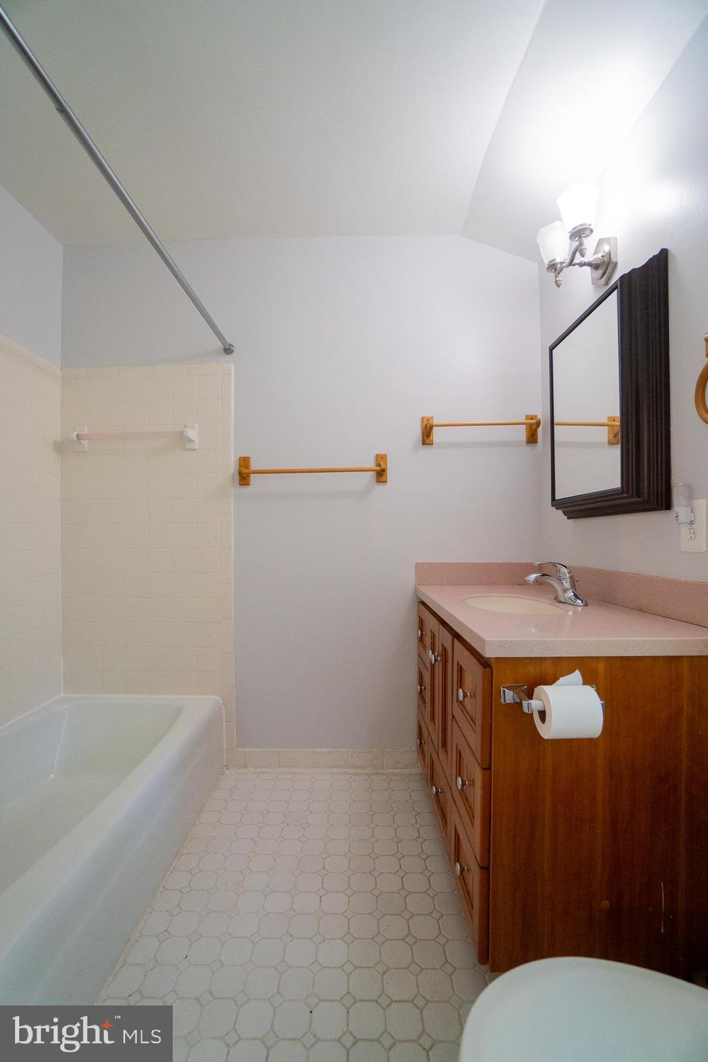 HERITAGE WALK - Residential Lease