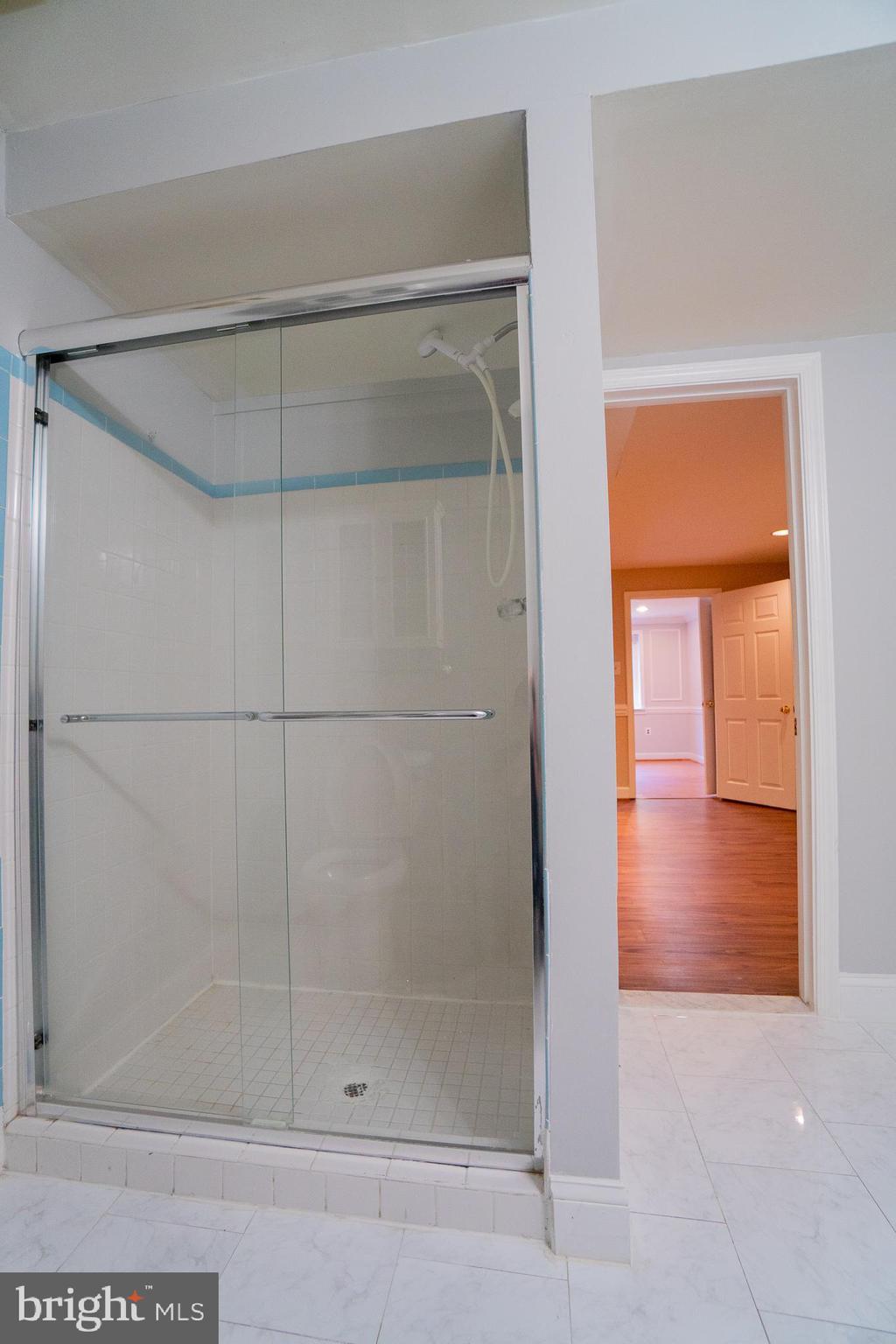 HERITAGE WALK - Residential Lease