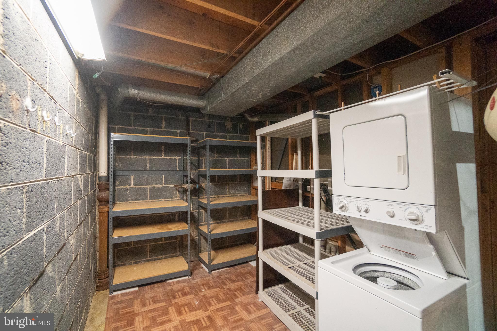 HERITAGE WALK - Residential Lease