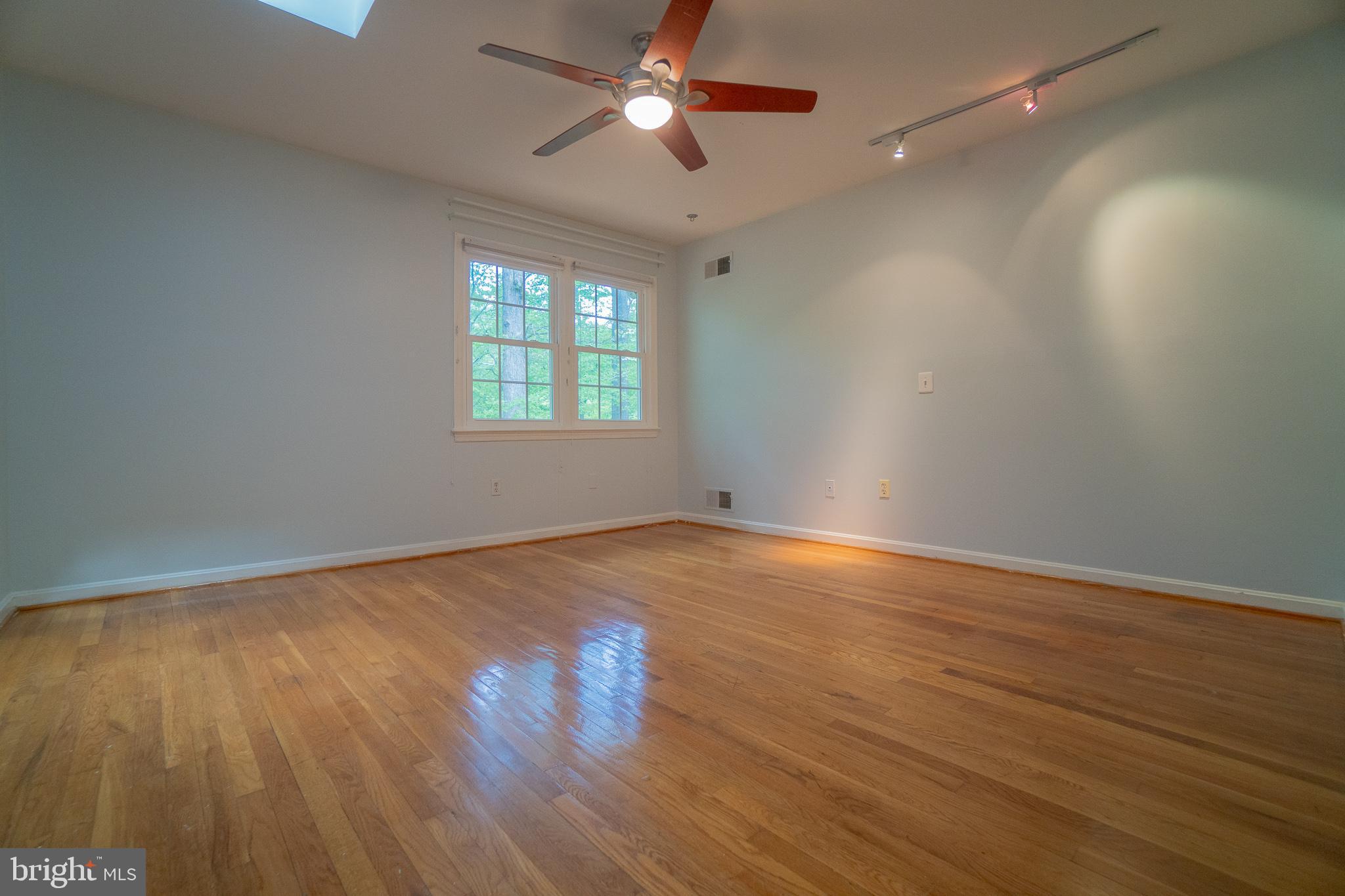 HERITAGE WALK - Residential Lease