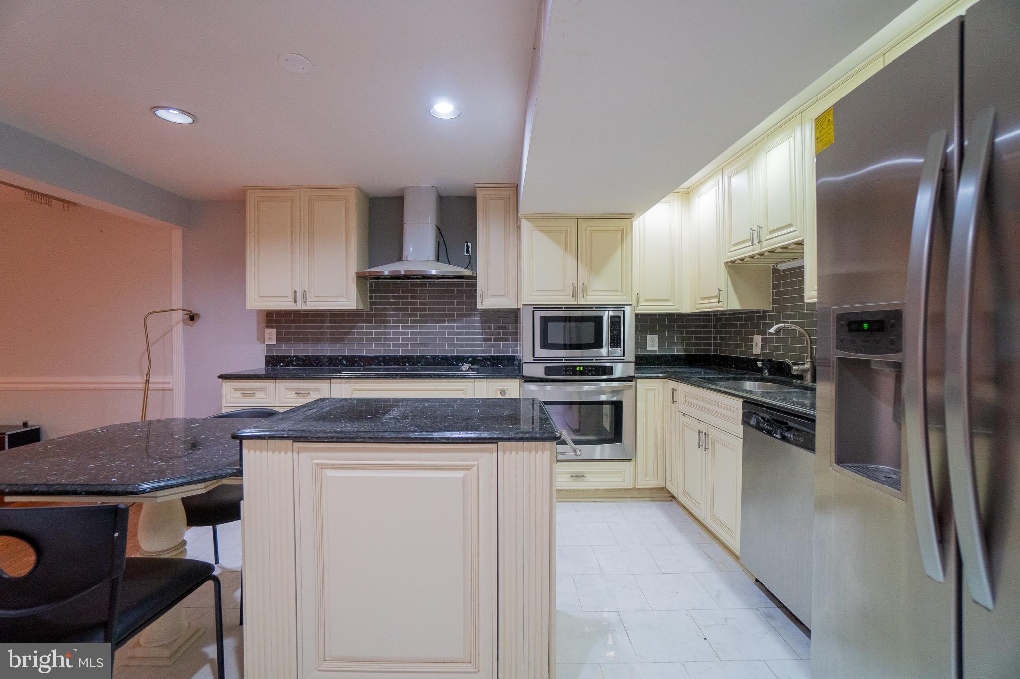 HERITAGE WALK - Residential Lease