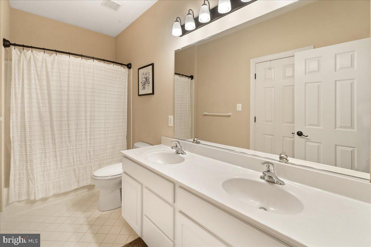 WINDSOR KNOLLS - Residential