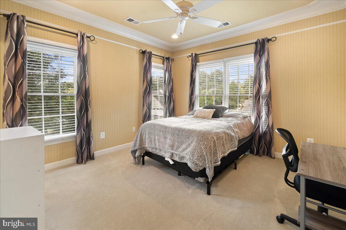 WINDSOR KNOLLS - Residential