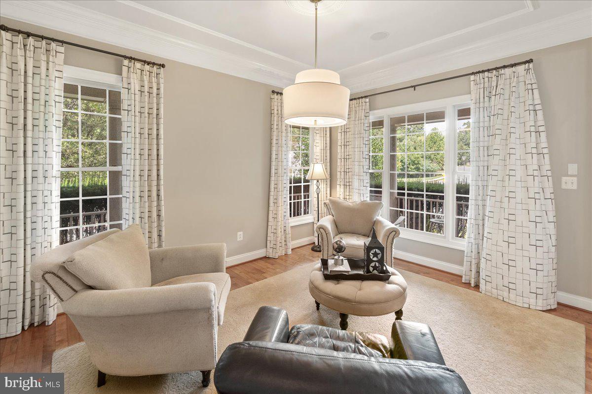 WINDSOR KNOLLS - Residential