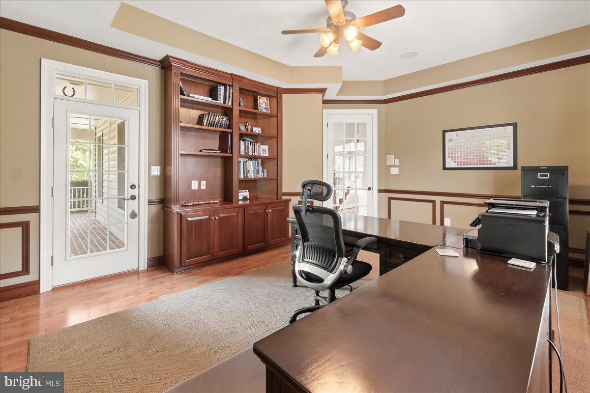 WINDSOR KNOLLS - Residential