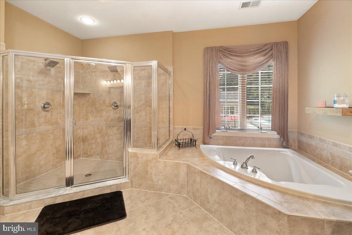 WINDSOR KNOLLS - Residential