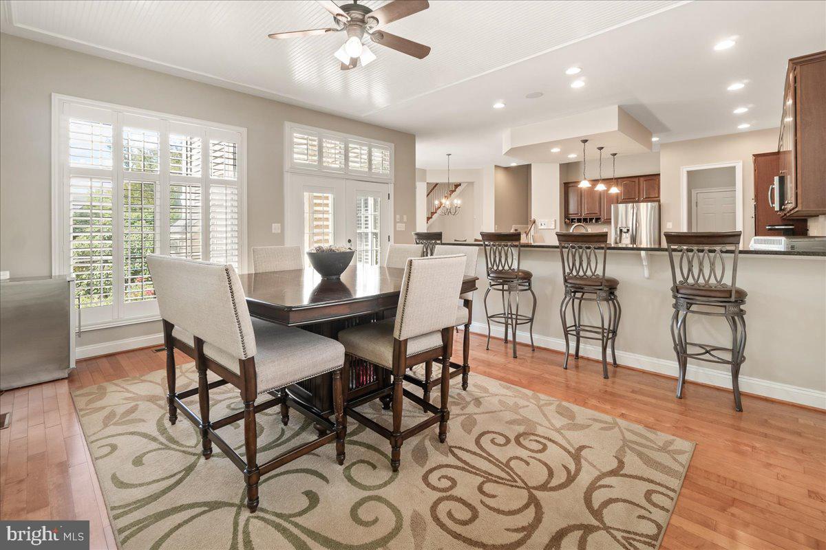 WINDSOR KNOLLS - Residential