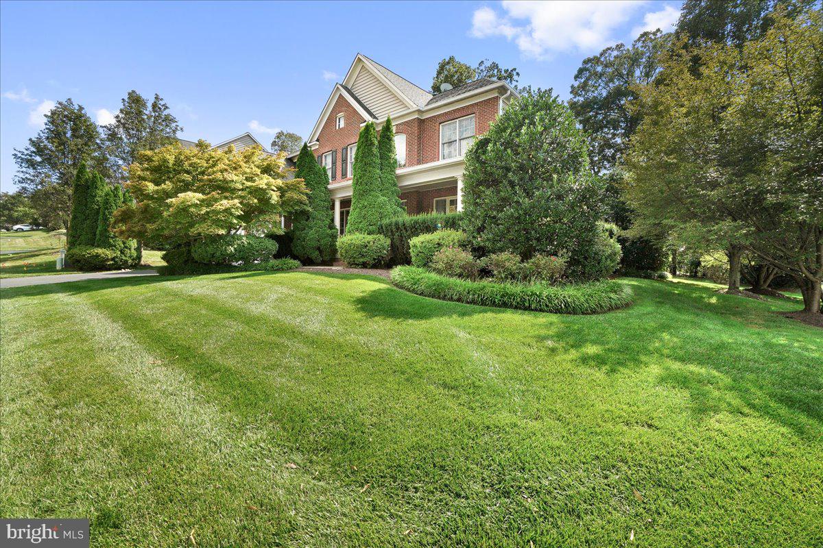 WINDSOR KNOLLS - Residential