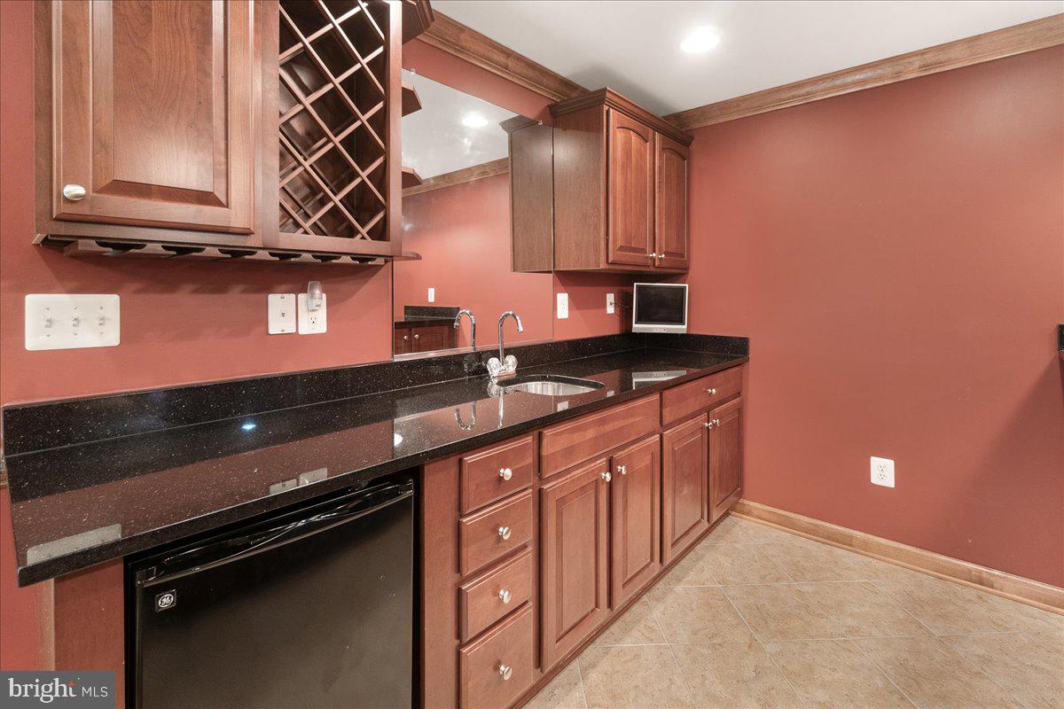 WINDSOR KNOLLS - Residential