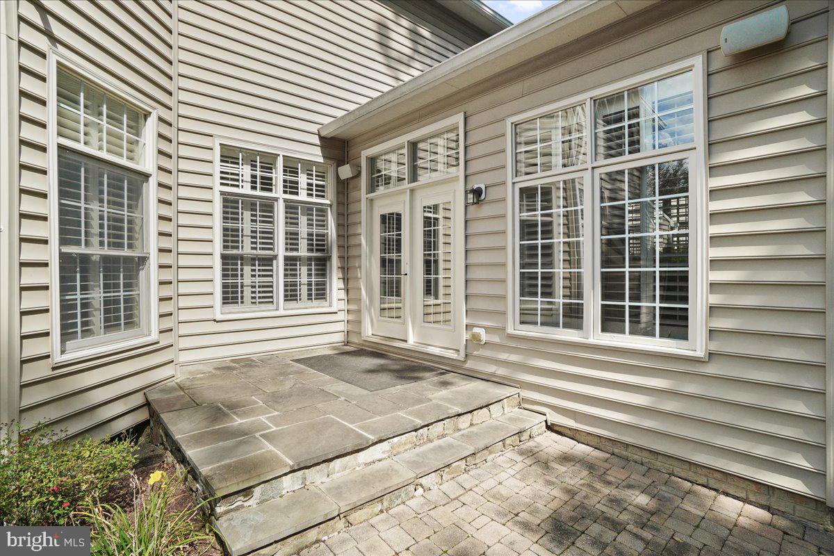 WINDSOR KNOLLS - Residential