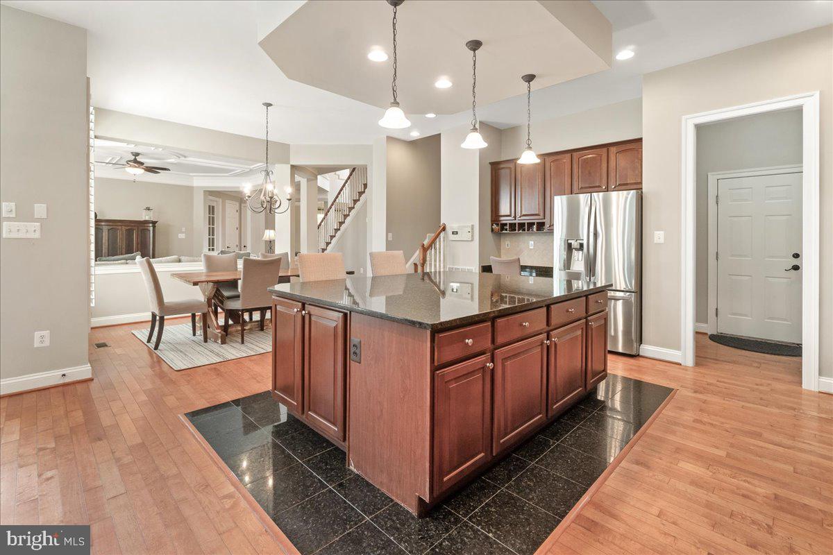 WINDSOR KNOLLS - Residential