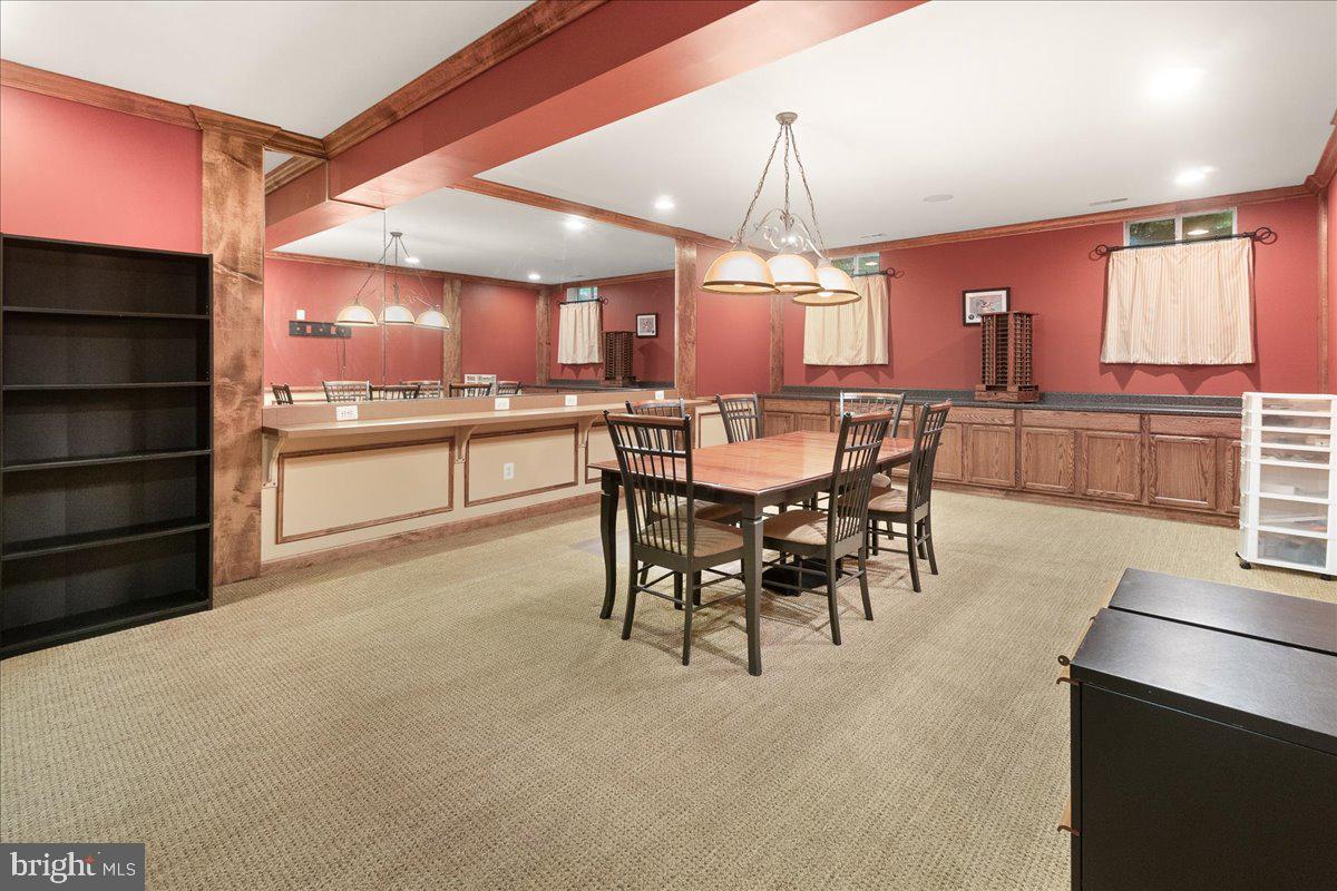 WINDSOR KNOLLS - Residential