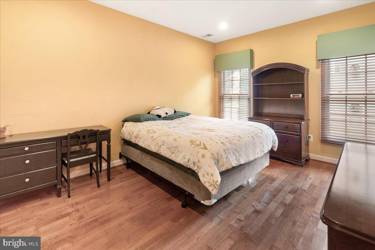 WINDSOR KNOLLS - Residential