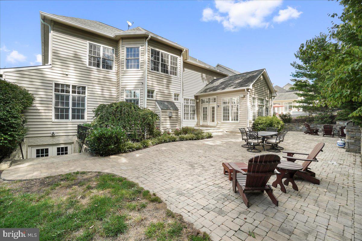 WINDSOR KNOLLS - Residential