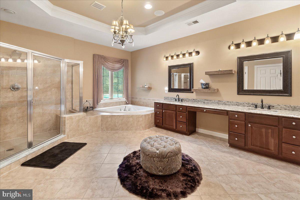 WINDSOR KNOLLS - Residential