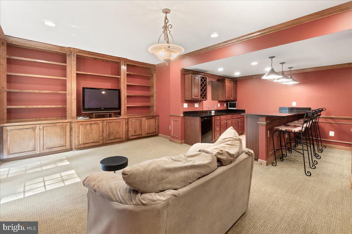 WINDSOR KNOLLS - Residential