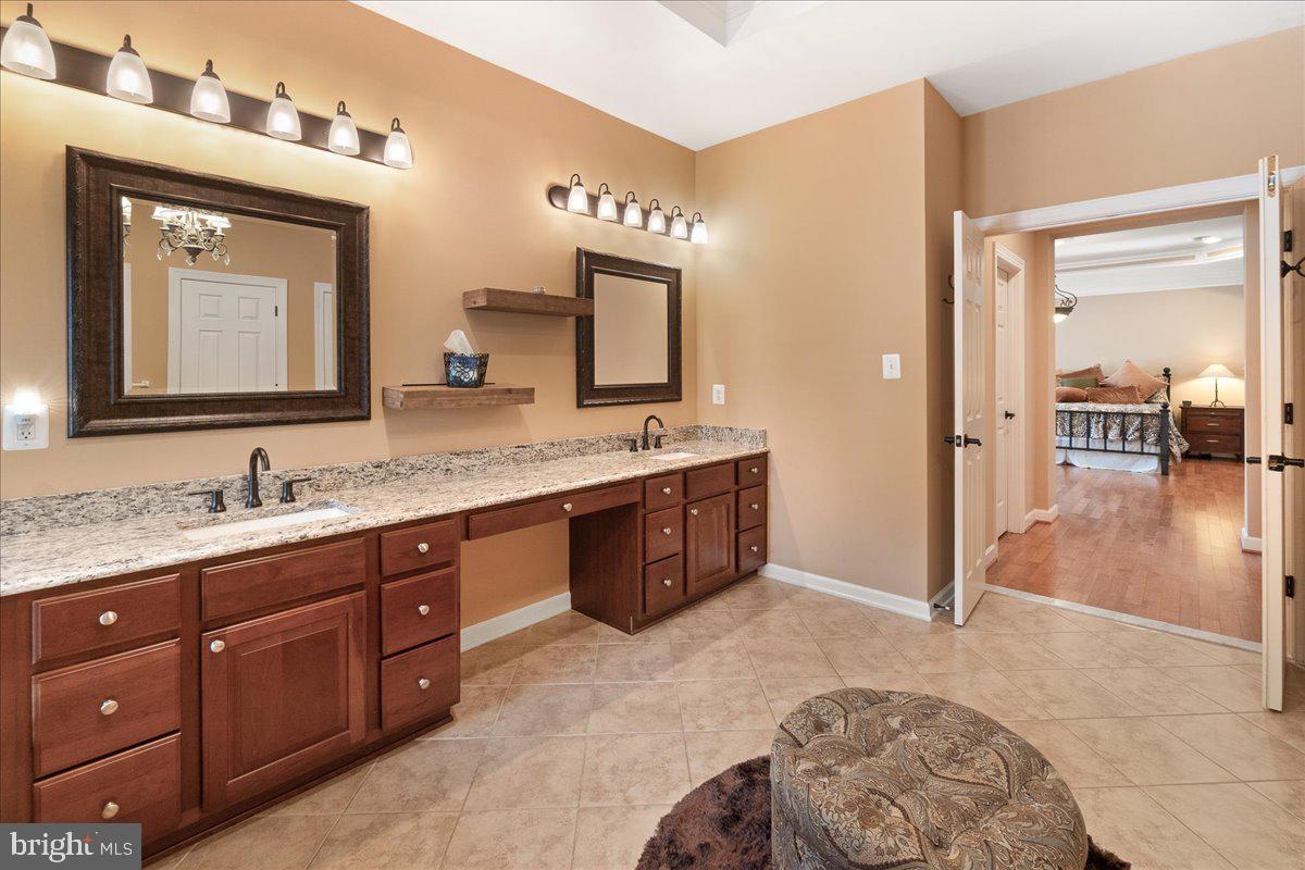 WINDSOR KNOLLS - Residential