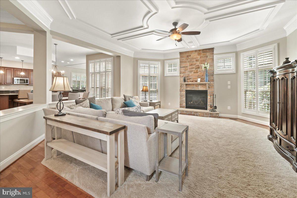 WINDSOR KNOLLS - Residential