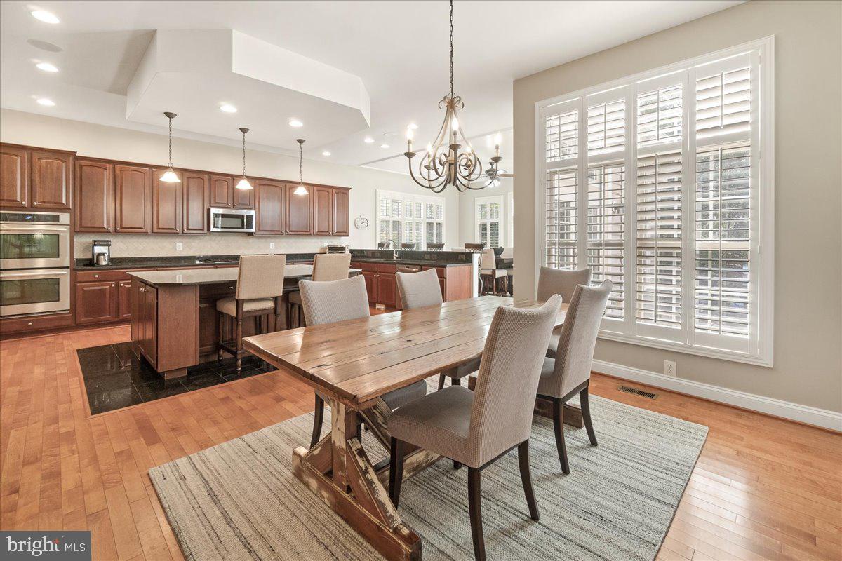 WINDSOR KNOLLS - Residential