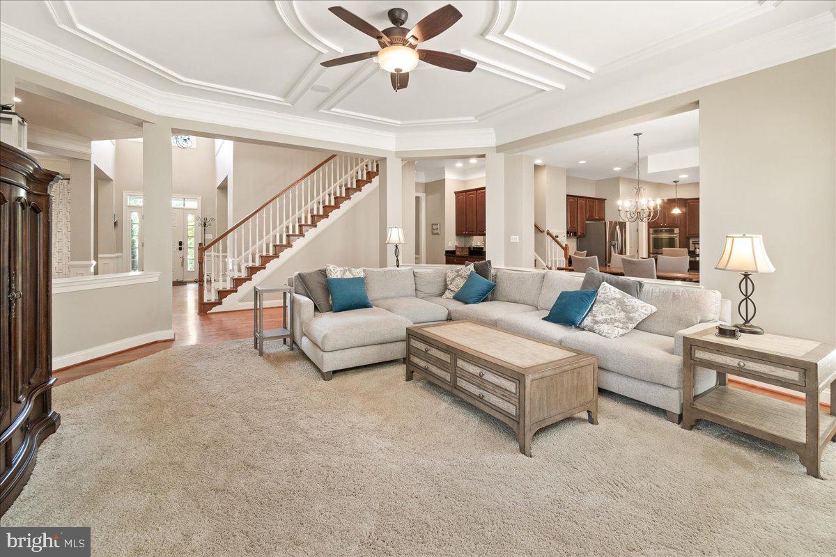 WINDSOR KNOLLS - Residential