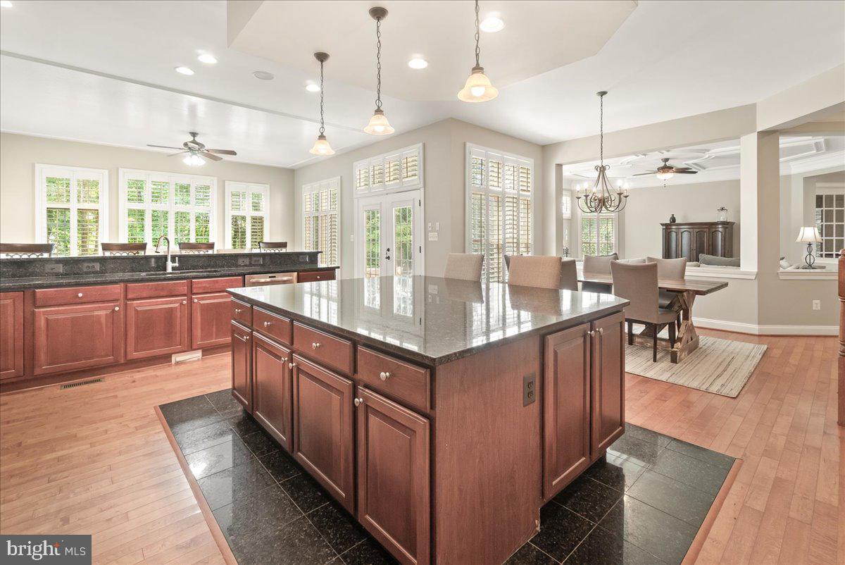 WINDSOR KNOLLS - Residential