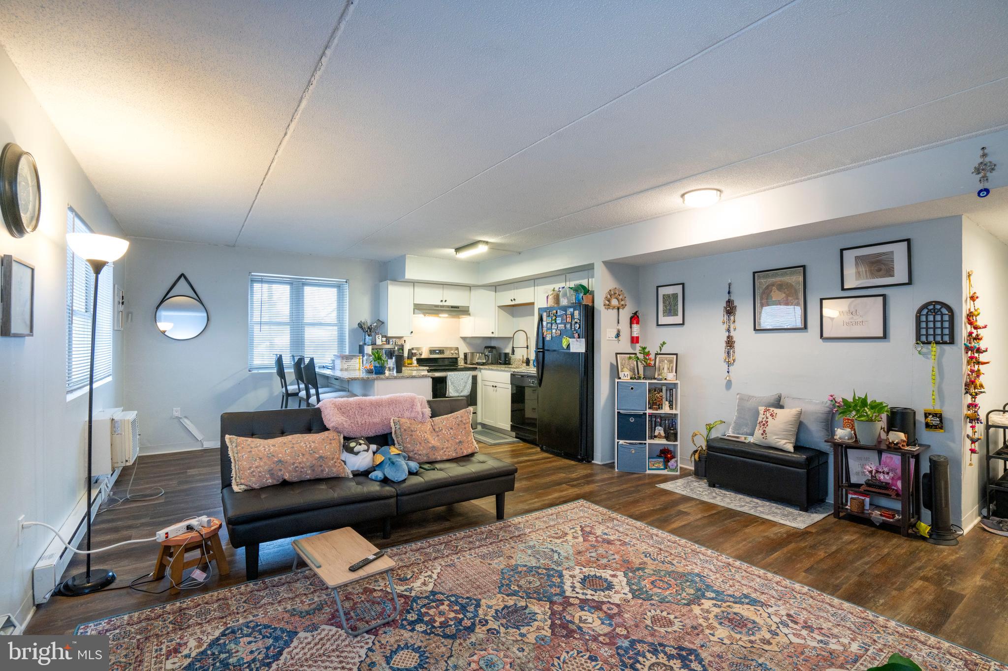 BEAVER PLAZA - Residential