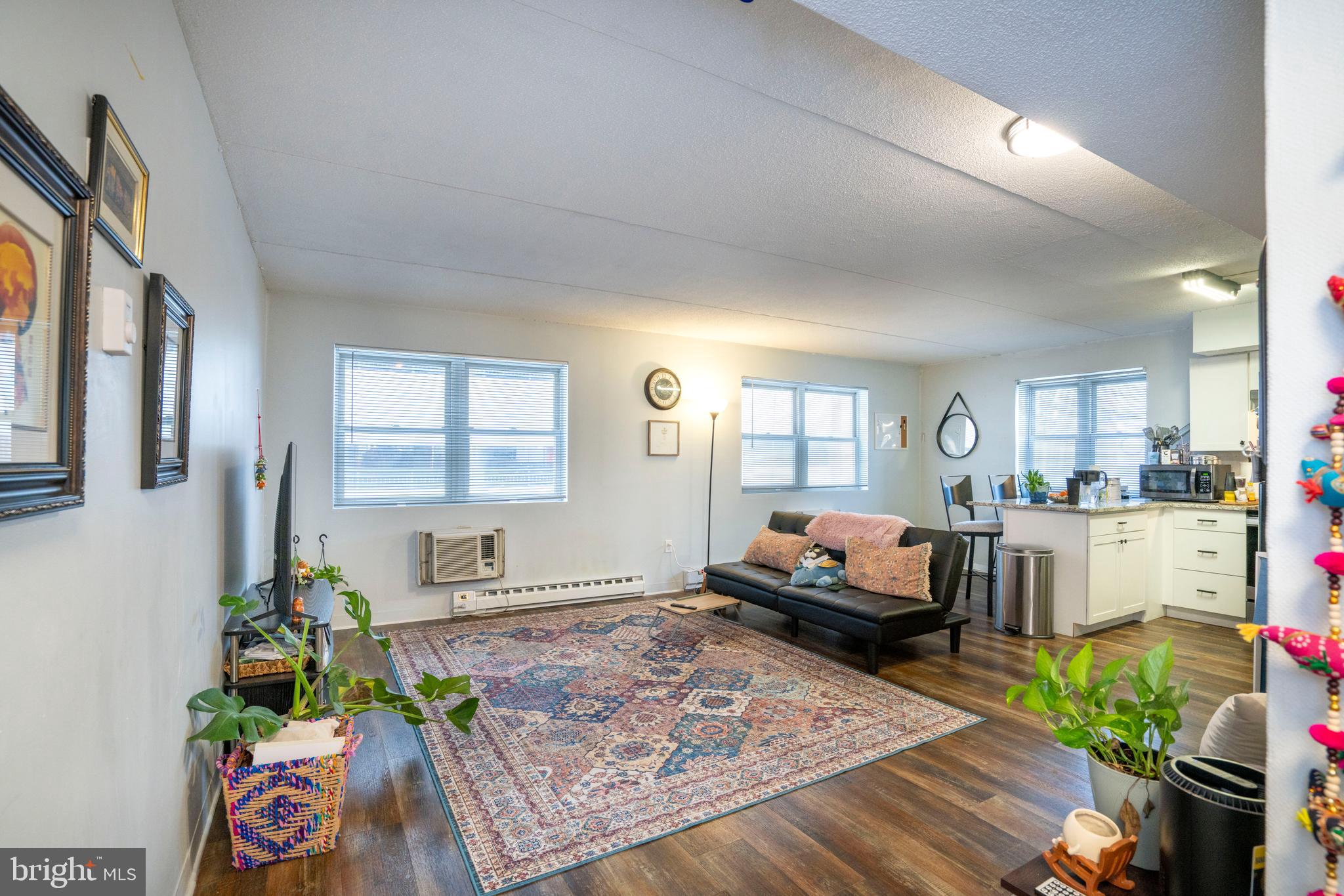 BEAVER PLAZA - Residential