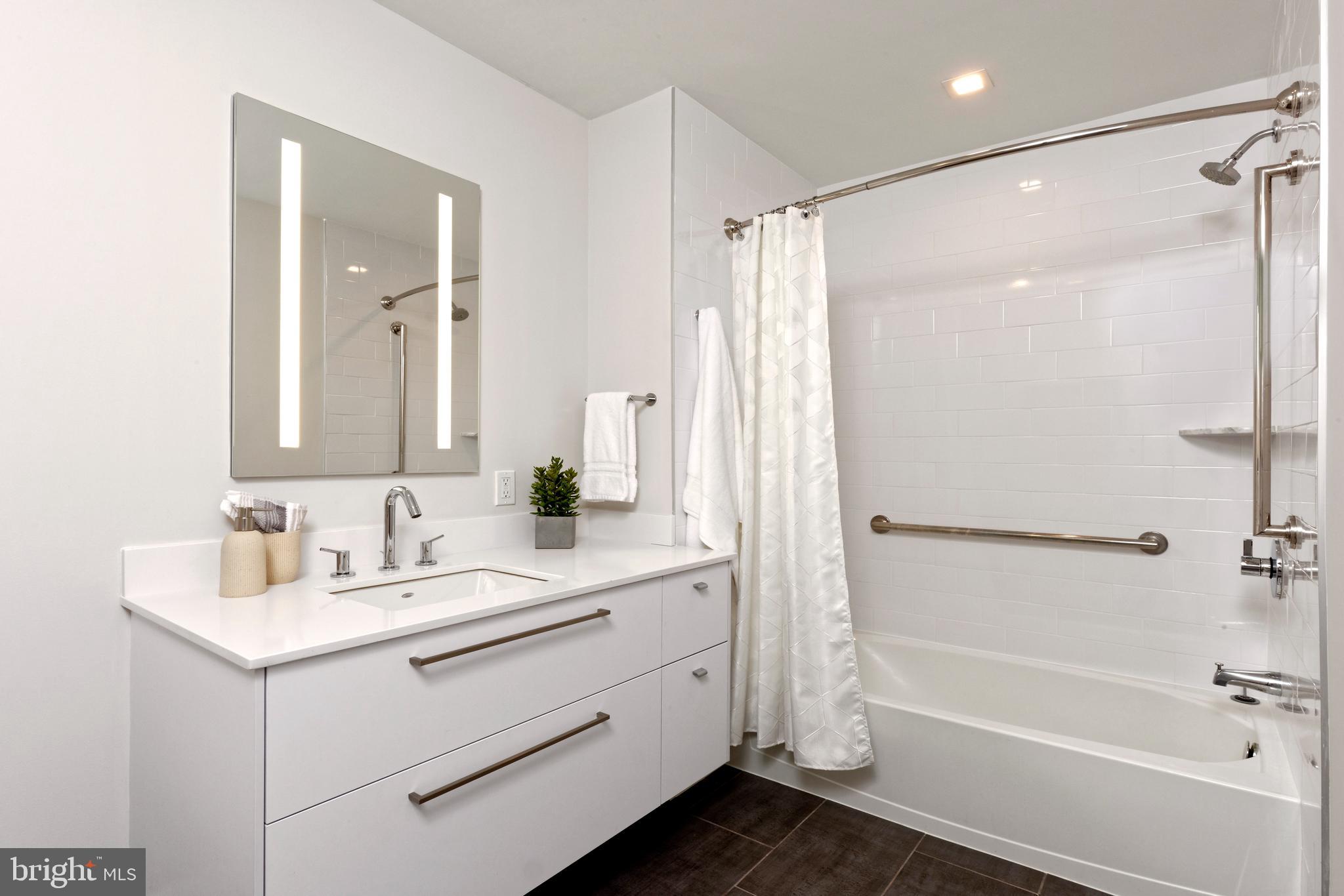 ROBINSON LANDING - Residential