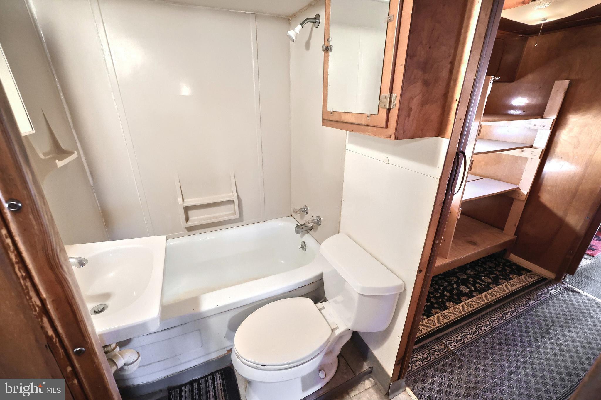 GLENVILLE - Residential