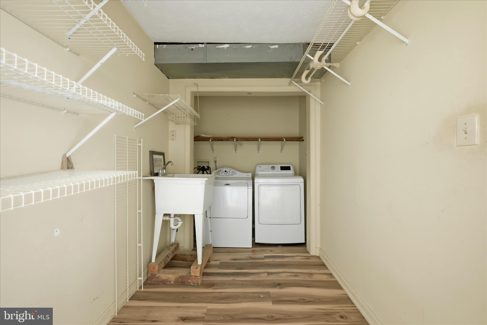 AVON BEND - Residential