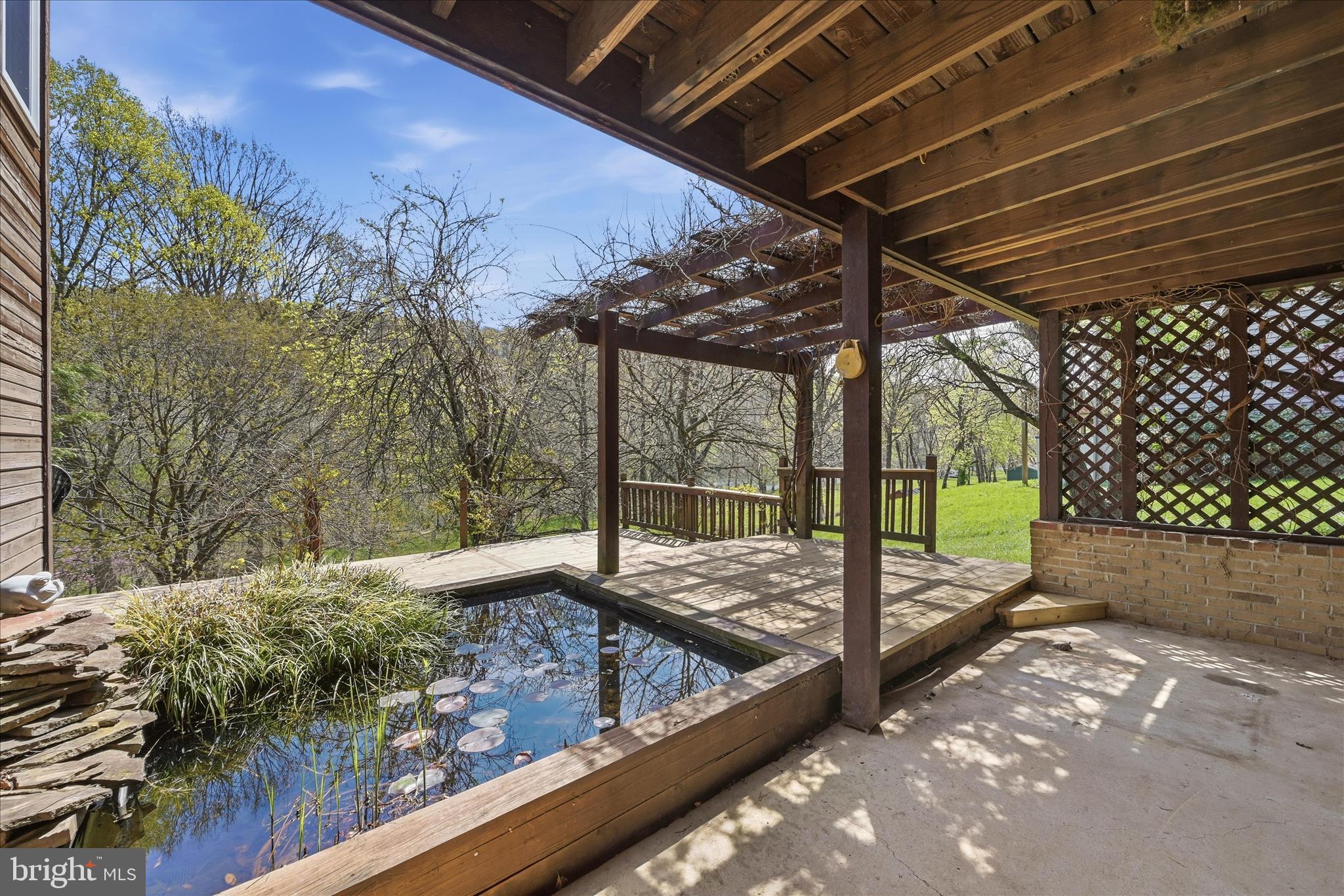 AVON BEND - Residential