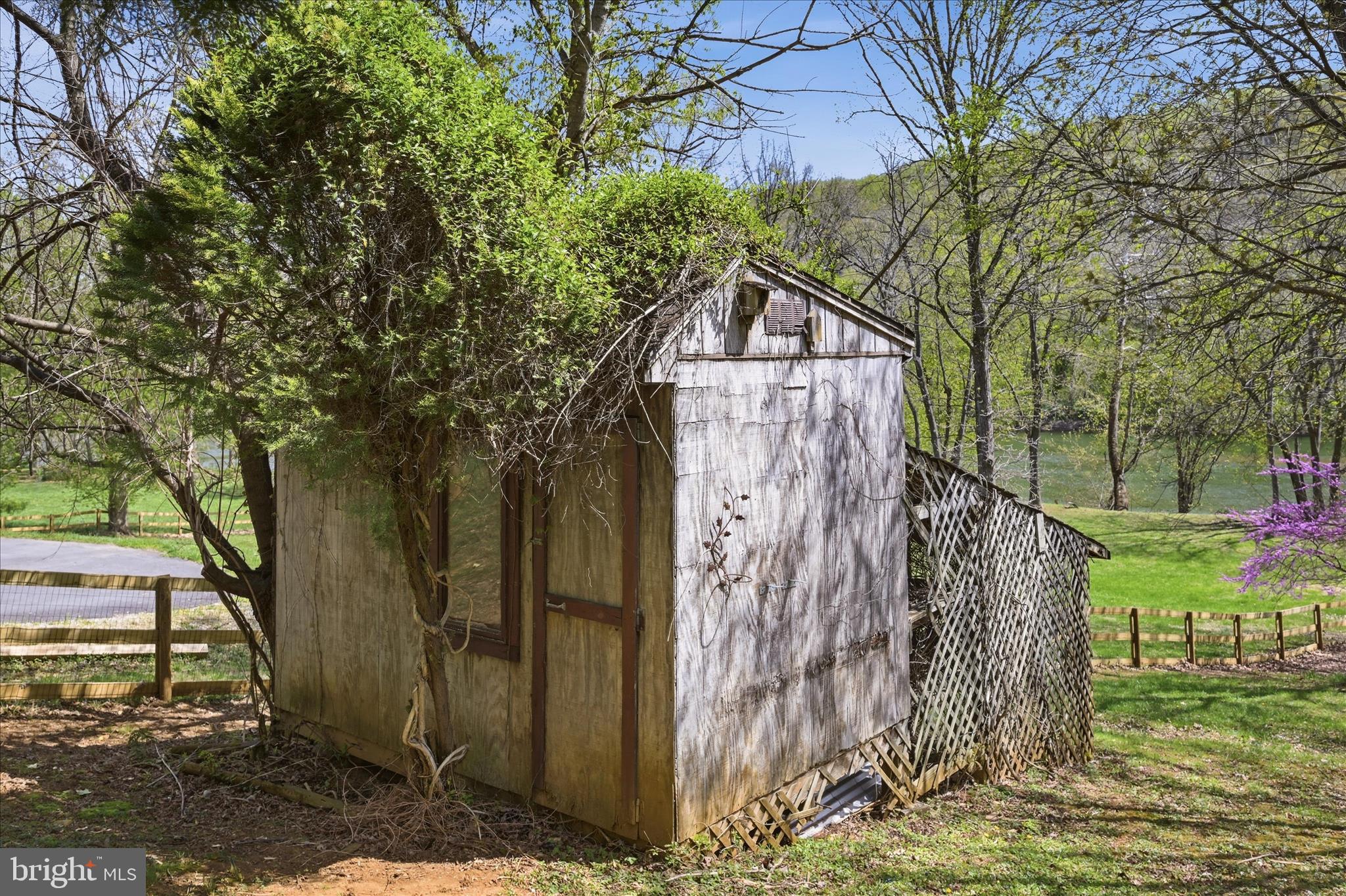 AVON BEND - Residential